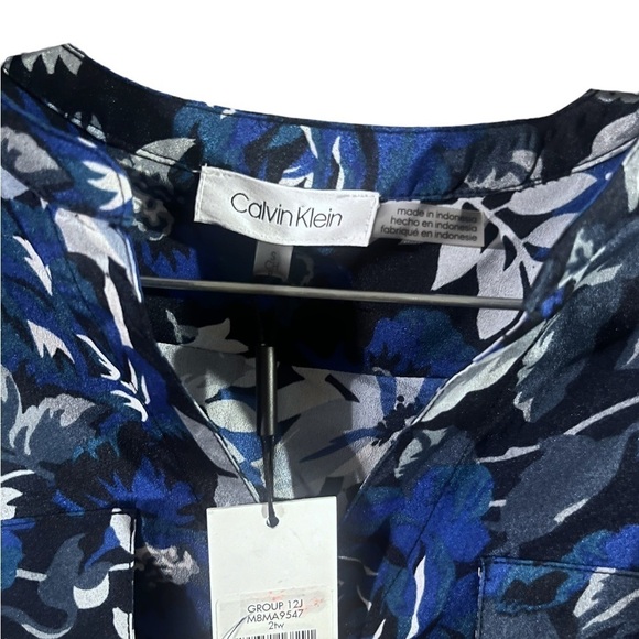NWT Calvin Klein Button Down Blue Floral Blouse - Size Small - Picture 8 of 8